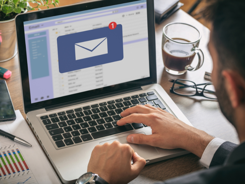 Integración de sistemas de mensajería empresarial con plataformas corporativas en proceso de transformación digital