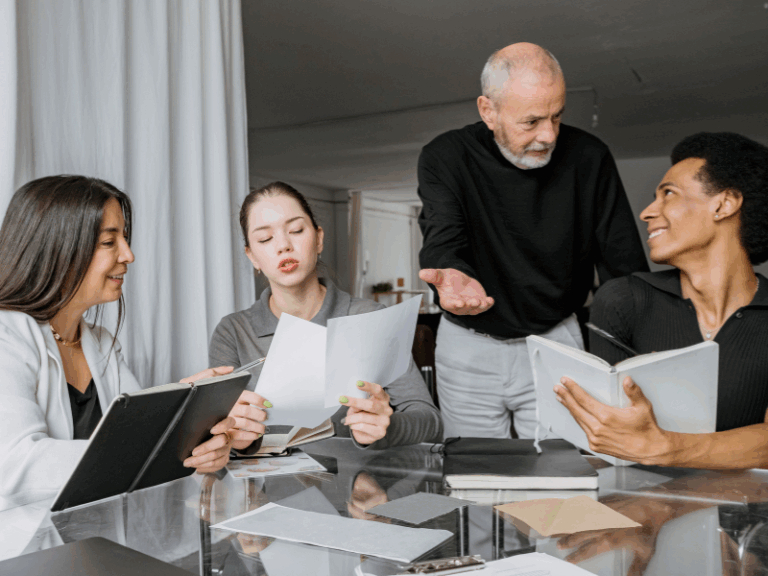 Talento senior en TI creando equipos diversos y competitivos sin prejuicios etarios