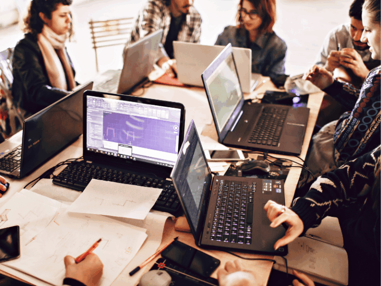 Modelo outsourcing orientado producto colaboración estratégica equipos tecnológicos Chile