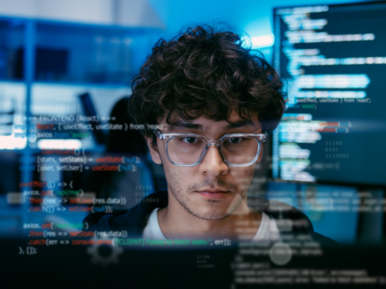 Agente de inteligencia artificial autónomo con interfaz de comandos en desarrollo de software empresarial