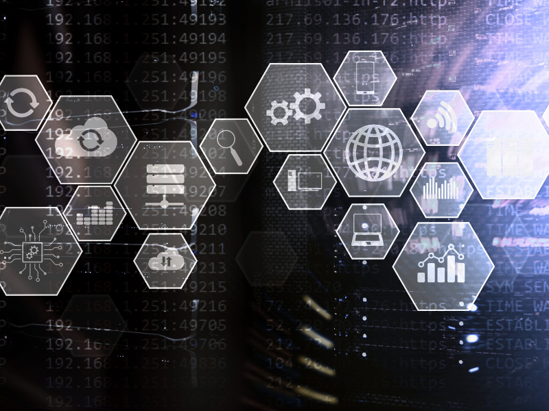 Red tecnológica empresarial con íconos hexagonales de infraestructura TI: nube, servidores, analítica y conectividad en ecosistema digital