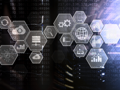 Red tecnológica empresarial con íconos hexagonales de infraestructura TI: nube, servidores, analítica y conectividad en ecosistema digital