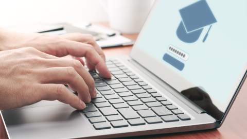 Plataforma e-learning corporativa personalizada para escalar capacitación y cumplimiento normativo empresarial