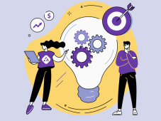 Equipo conversando junto a una idea representada por una ampolleta con engranajes